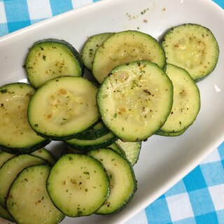 簡単！美味しい！ズッキーニのスパイス炒め♪